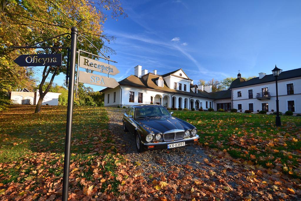 Dwor Kombornia Hotel&Spa Bagian luar foto