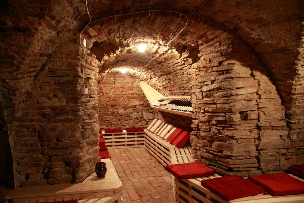 Dwor Kombornia Hotel&Spa Bagian luar foto