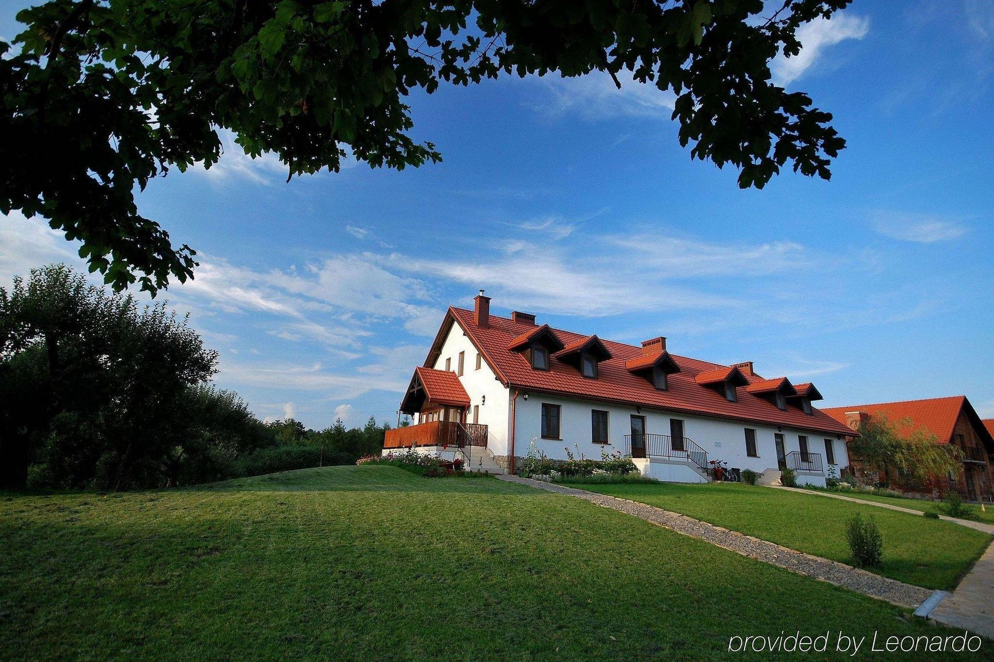Dwor Kombornia Hotel&Spa Bagian luar foto