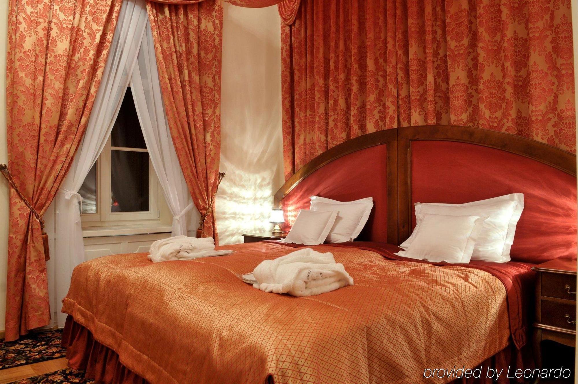 Dwor Kombornia Hotel&Spa Bagian luar foto