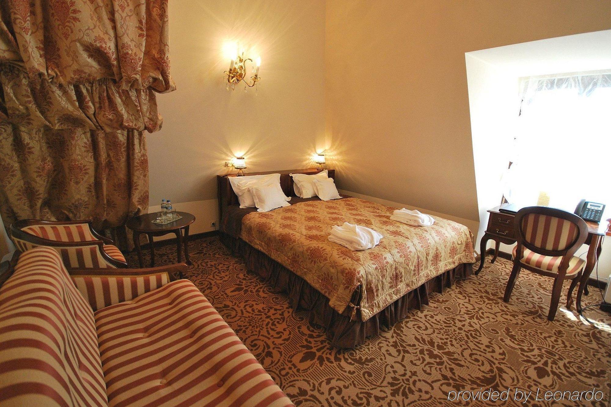 Dwor Kombornia Hotel&Spa Bagian luar foto