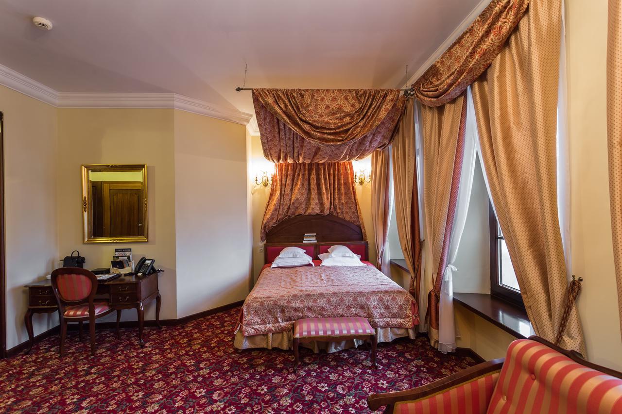 Dwor Kombornia Hotel&Spa Bagian luar foto