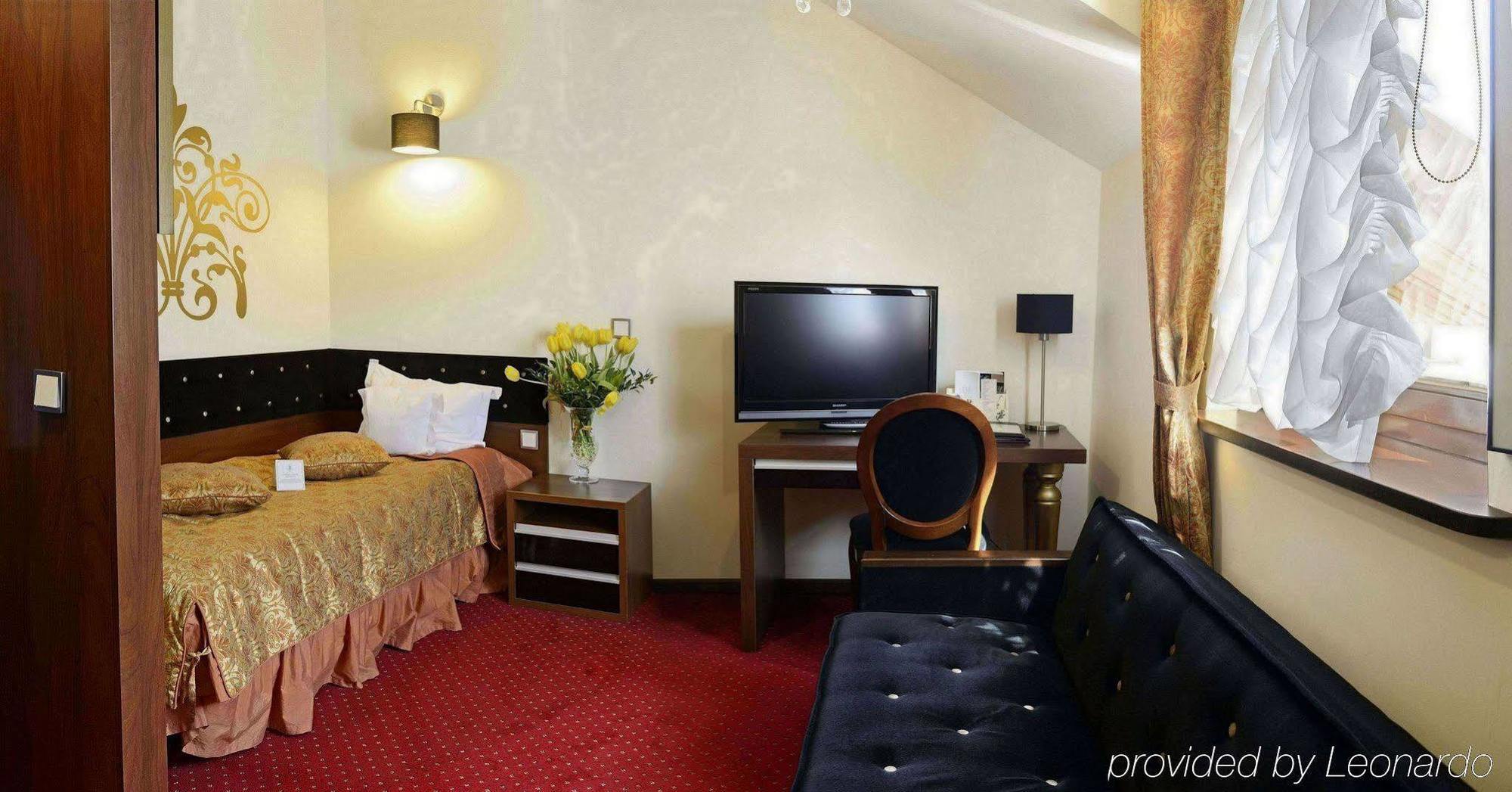 Dwor Kombornia Hotel&Spa Ruang foto