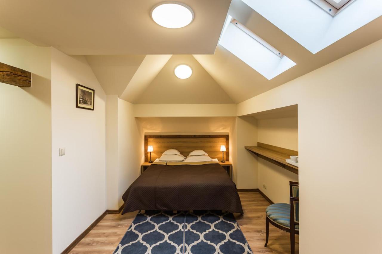 Dwor Kombornia Hotel&Spa Bagian luar foto